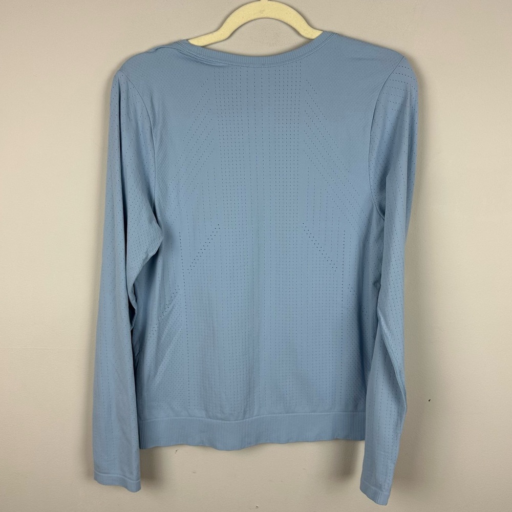 Athleta Long Sleeve Perforated Top Light Blue Size L - Picture 2 of 4